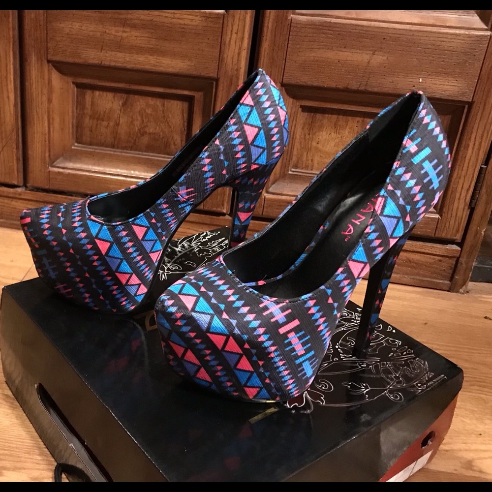 Heels - Picture 2 of 5